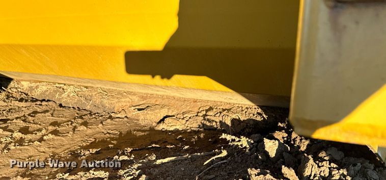 image for item EG9995 2001 Garfield 1150 scraper