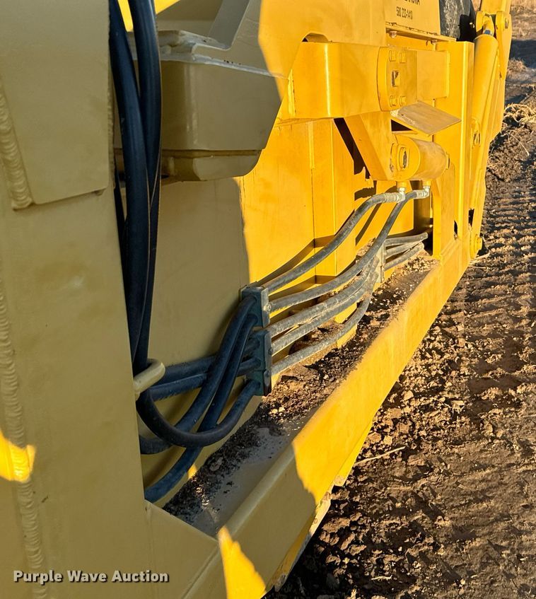 image for item EG9995 2001 Garfield 1150 scraper