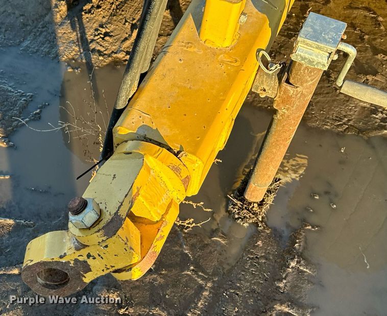 image for item EG9995 2001 Garfield 1150 scraper