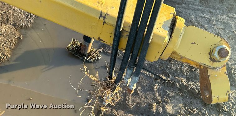 image for item EG9995 2001 Garfield 1150 scraper