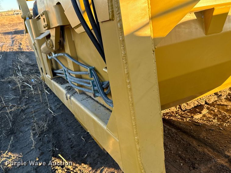 image for item EG9995 2001 Garfield 1150 scraper