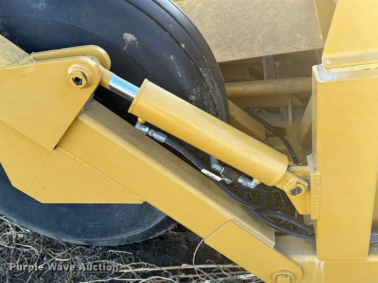 image for item EG9995 2001 Garfield 1150 scraper