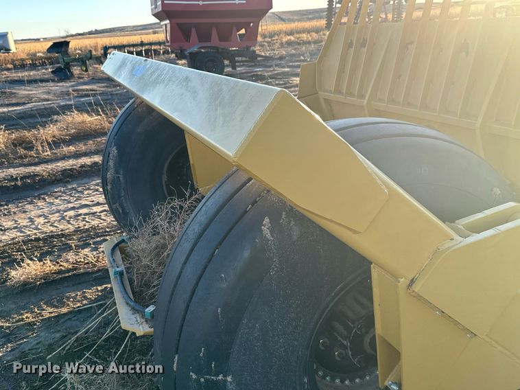 image for item EG9995 2001 Garfield 1150 scraper