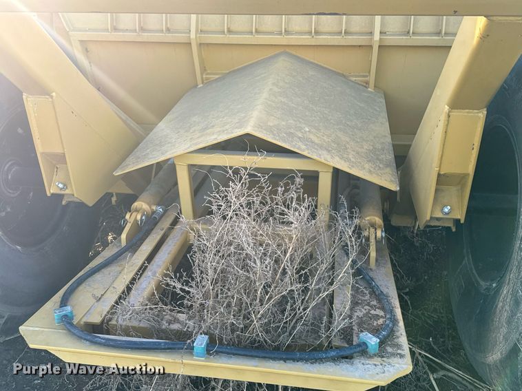 image for item EG9995 2001 Garfield 1150 scraper