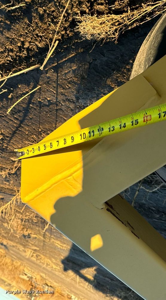 image for item EG9995 2001 Garfield 1150 scraper