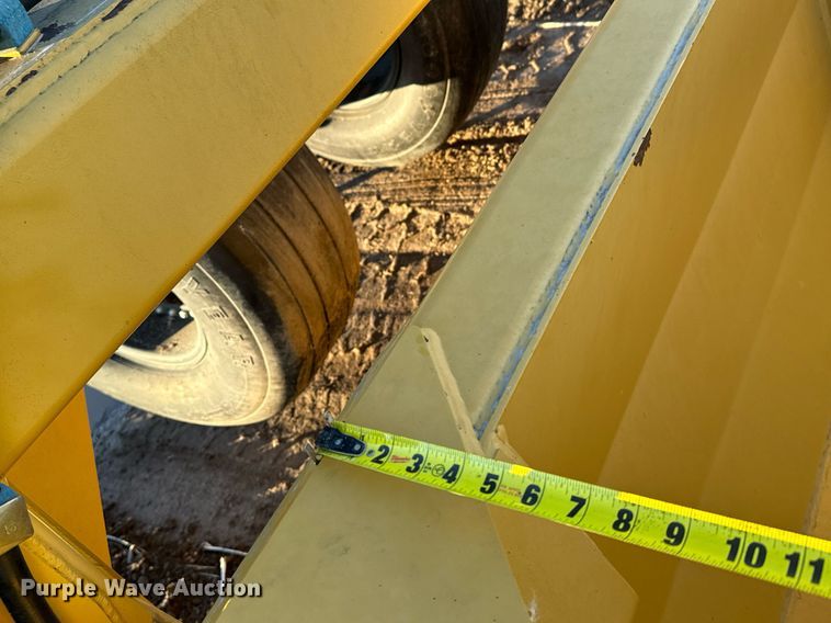 image for item EG9995 2001 Garfield 1150 scraper