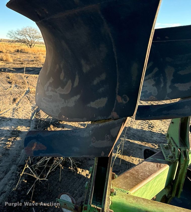image for item EG9998 John Deere  4600 twelve bottom two-way plow