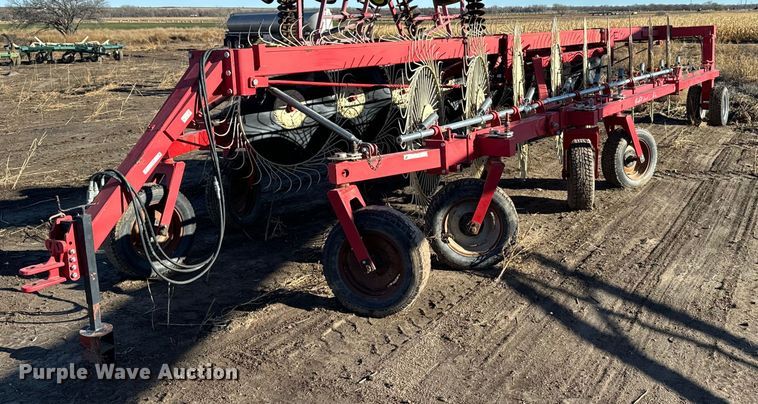 image for item EH0004 2013 Farm King hay rake