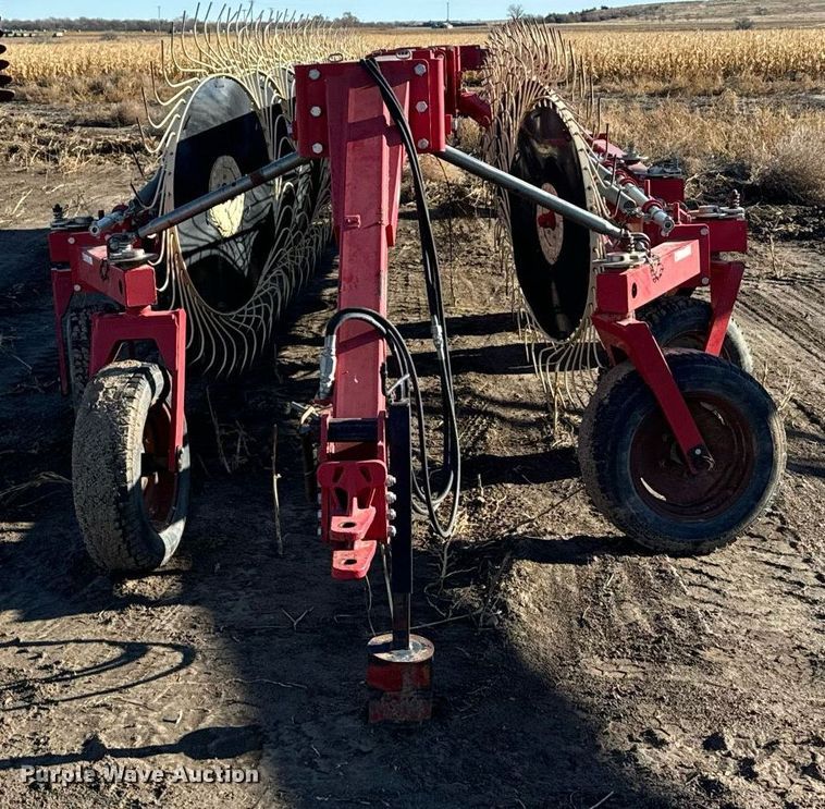 image for item EH0004 2013 Farm King hay rake