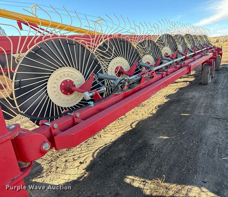 image for item EH0004 2013 Farm King hay rake