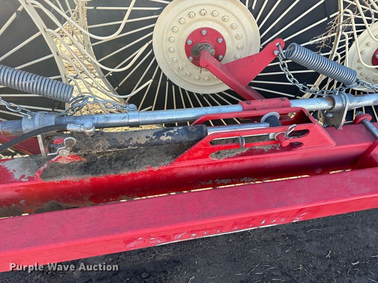 image for item EH0004 2013 Farm King hay rake