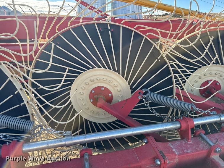 image for item EH0004 2013 Farm King hay rake