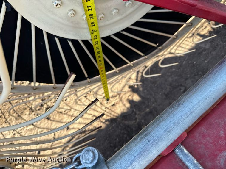 image for item EH0004 2013 Farm King hay rake