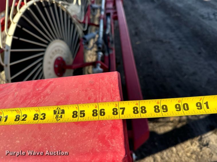 image for item EH0004 2013 Farm King hay rake