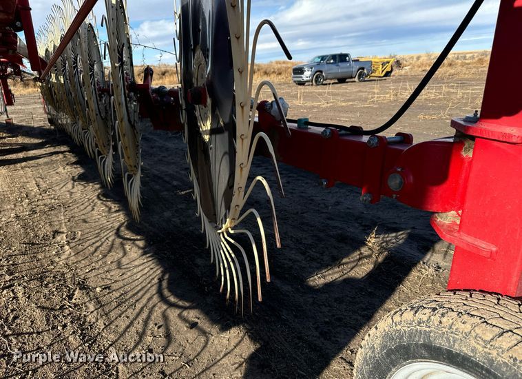 image for item EH0004 2013 Farm King hay rake