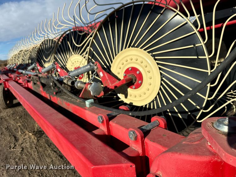 image for item EH0004 2013 Farm King hay rake