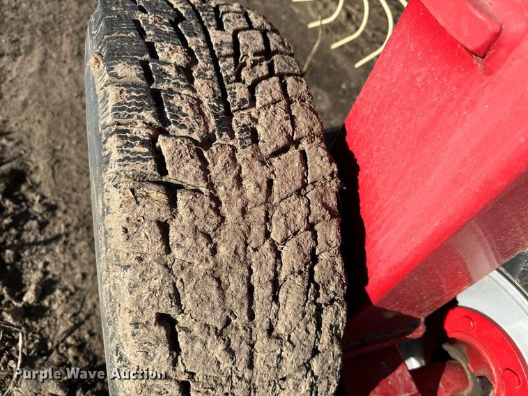 image for item EH0004 2013 Farm King hay rake