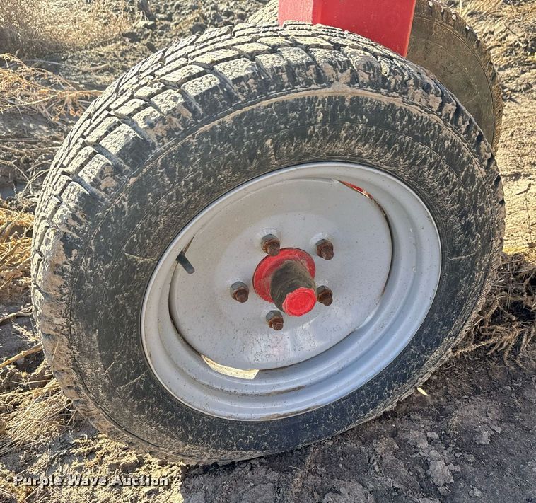 image for item EH0004 2013 Farm King hay rake