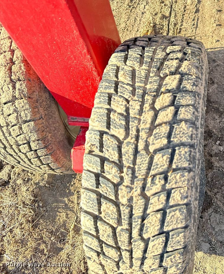 image for item EH0004 2013 Farm King hay rake