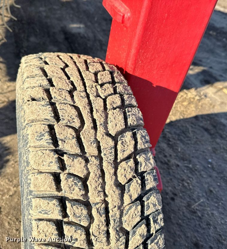 image for item EH0004 2013 Farm King hay rake