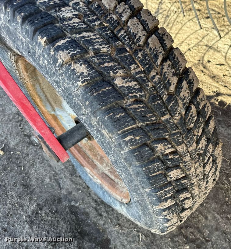 image for item EH0004 2013 Farm King hay rake