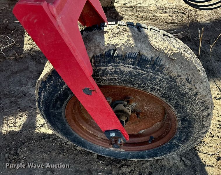 image for item EH0004 2013 Farm King hay rake