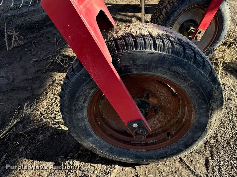 image for item EH0004 2013 Farm King hay rake