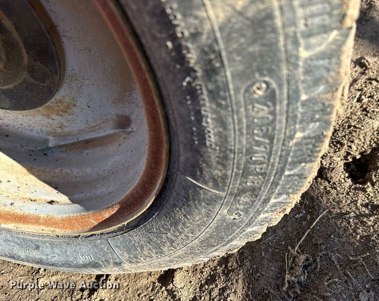 image for item EH0004 2013 Farm King hay rake