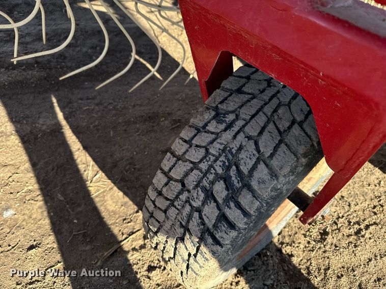 image for item EH0004 2013 Farm King hay rake
