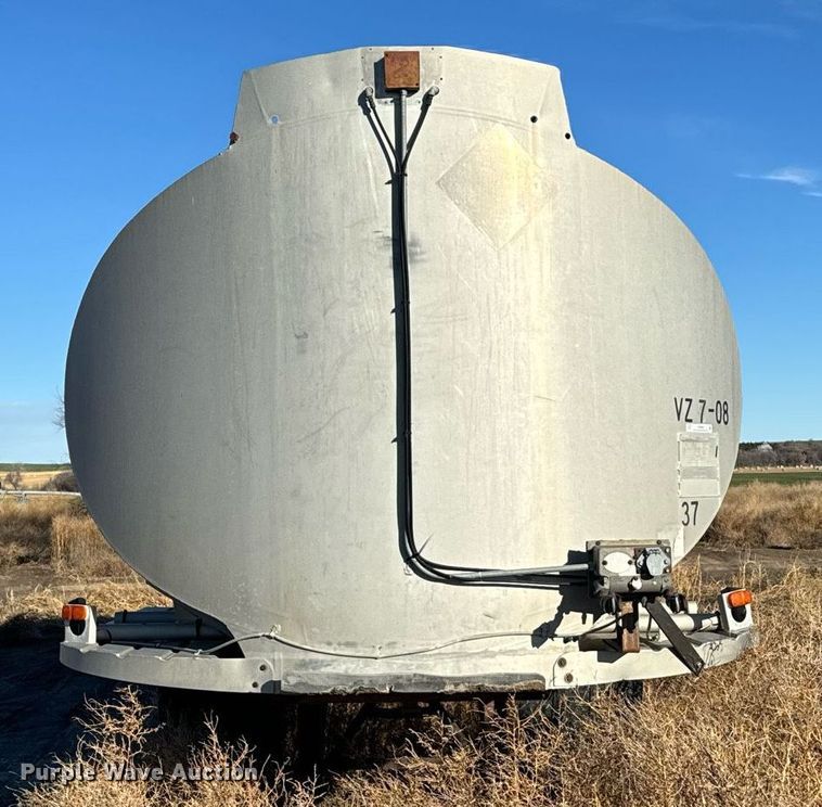 image for item EH0006 1972 VIM STD tank trailer