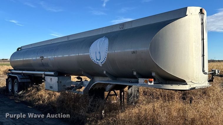 image for item EH0006 1972 VIM STD tank trailer