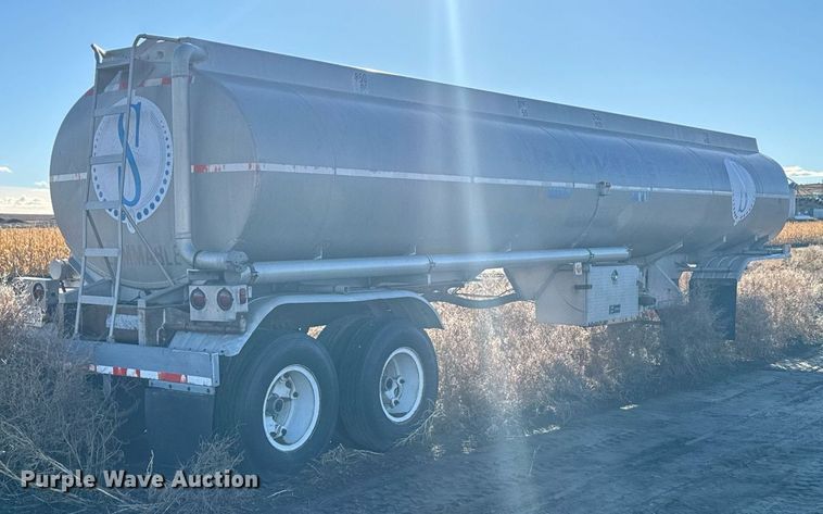 image for item EH0006 1972 VIM STD tank trailer