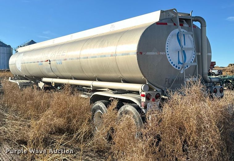 image for item EH0006 1972 VIM STD tank trailer