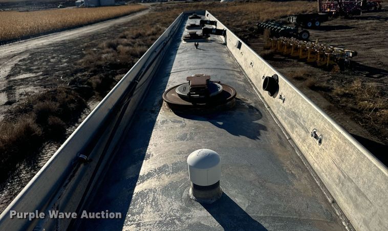 image for item EH0006 1972 VIM STD tank trailer