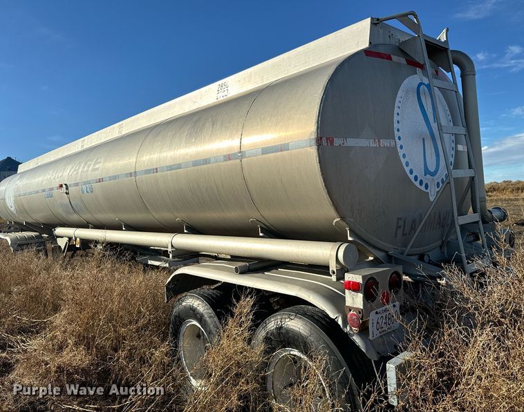 image for item EH0006 1972 VIM STD tank trailer