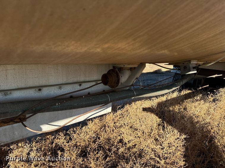 image for item EH0006 1972 VIM STD tank trailer