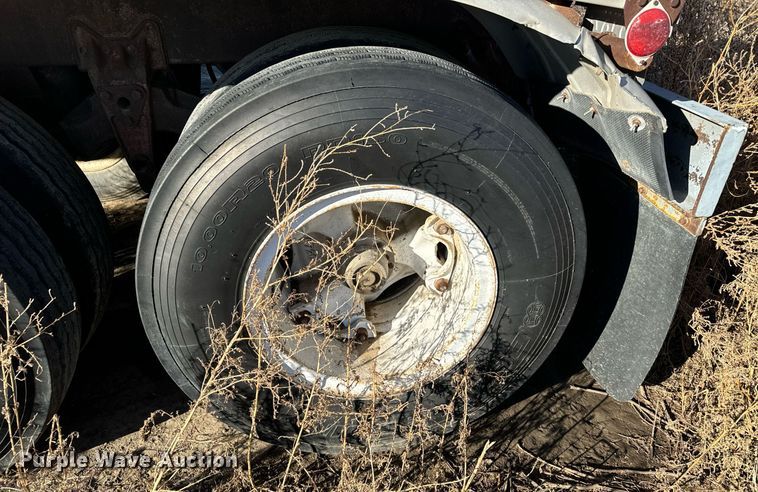 image for item EH0006 1972 VIM STD tank trailer