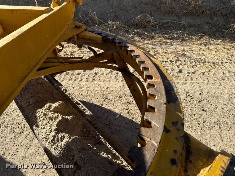 image for item EH0017 1965 Caterpillar  120 rigid frame motor grader