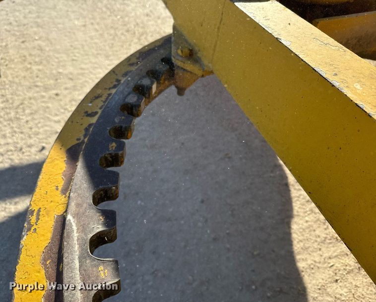 image for item EH0017 1965 Caterpillar  120 rigid frame motor grader