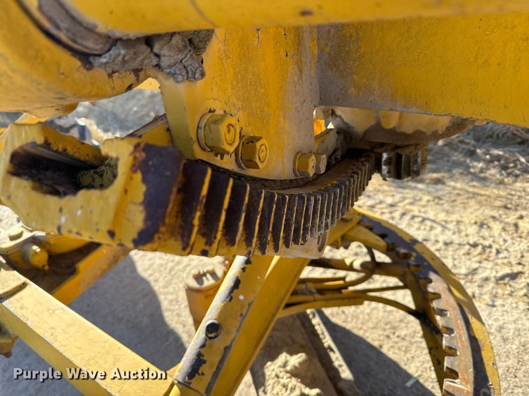 image for item EH0017 1965 Caterpillar  120 rigid frame motor grader