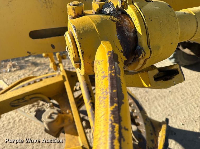 image for item EH0017 1965 Caterpillar  120 rigid frame motor grader