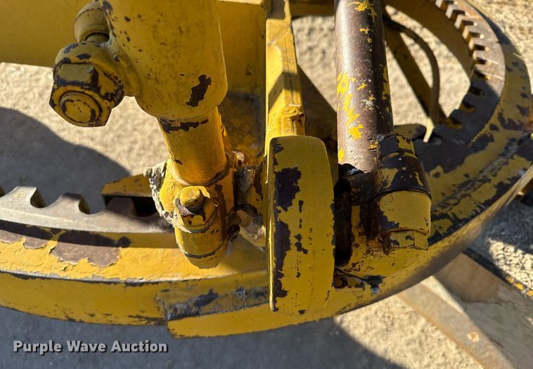 image for item EH0017 1965 Caterpillar  120 rigid frame motor grader