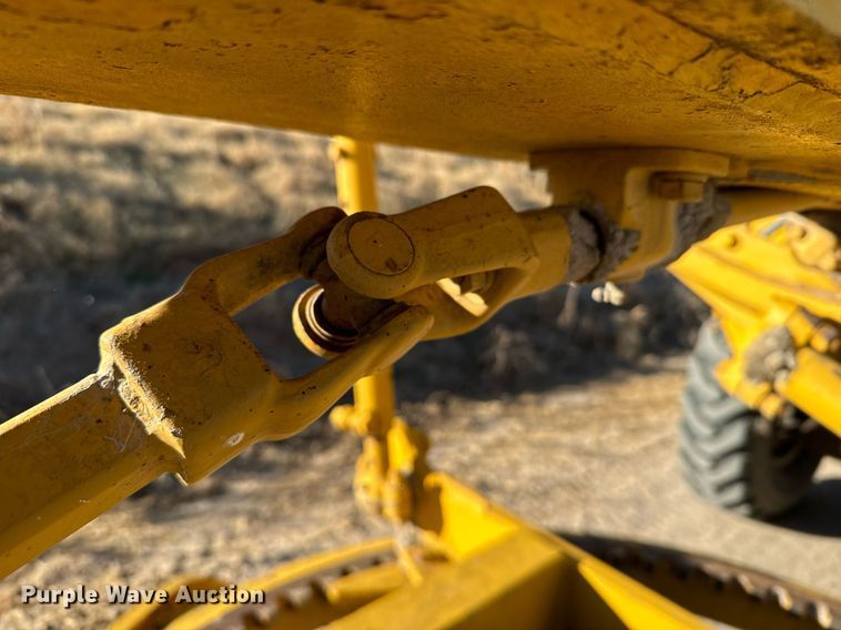 image for item EH0017 1965 Caterpillar  120 rigid frame motor grader