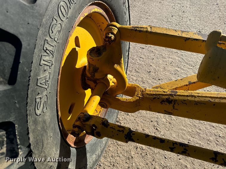 image for item EH0017 1965 Caterpillar  120 rigid frame motor grader