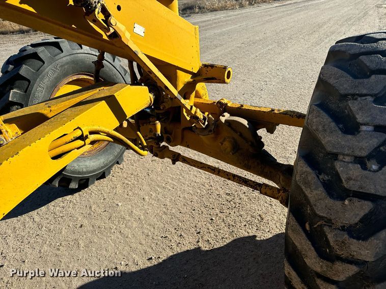 image for item EH0017 1965 Caterpillar  120 rigid frame motor grader