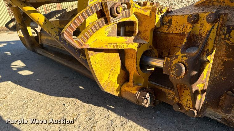 image for item EH0017 1965 Caterpillar  120 rigid frame motor grader