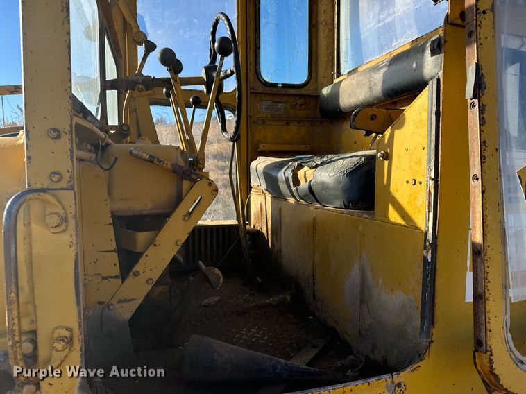 image for item EH0017 1965 Caterpillar  120 rigid frame motor grader