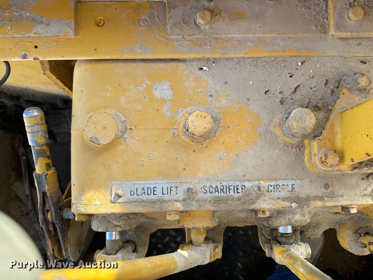 image for item EH0017 1965 Caterpillar  120 rigid frame motor grader