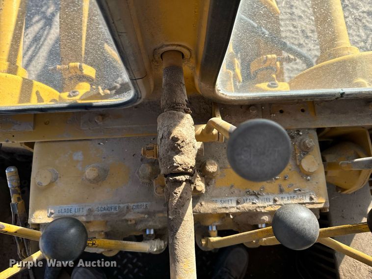 image for item EH0017 1965 Caterpillar  120 rigid frame motor grader