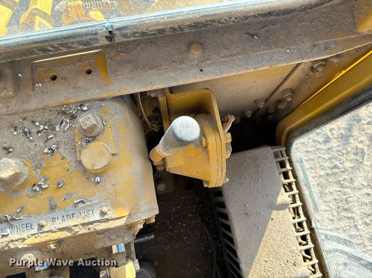 image for item EH0017 1965 Caterpillar  120 rigid frame motor grader